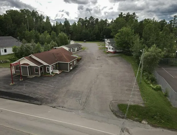 Lakeside Stays hotel detail image 4