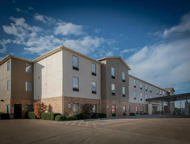 Holiday Inn Express & Suites N Waco Area - West by IHG hotel detail image 3