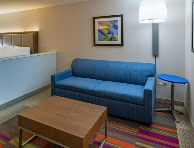 Holiday Inn Express & Suites N Waco Area - West by IHG hotel detail image 1