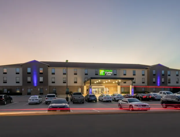 Holiday Inn Express & Suites N Waco Area - West by IHG hotel detail image 2