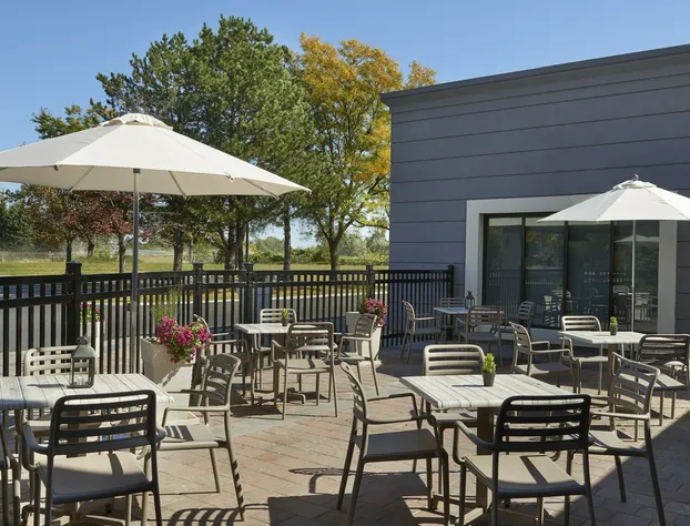 Four Points by Sheraton Hamilton - Stoney Creek hotel detail image 1