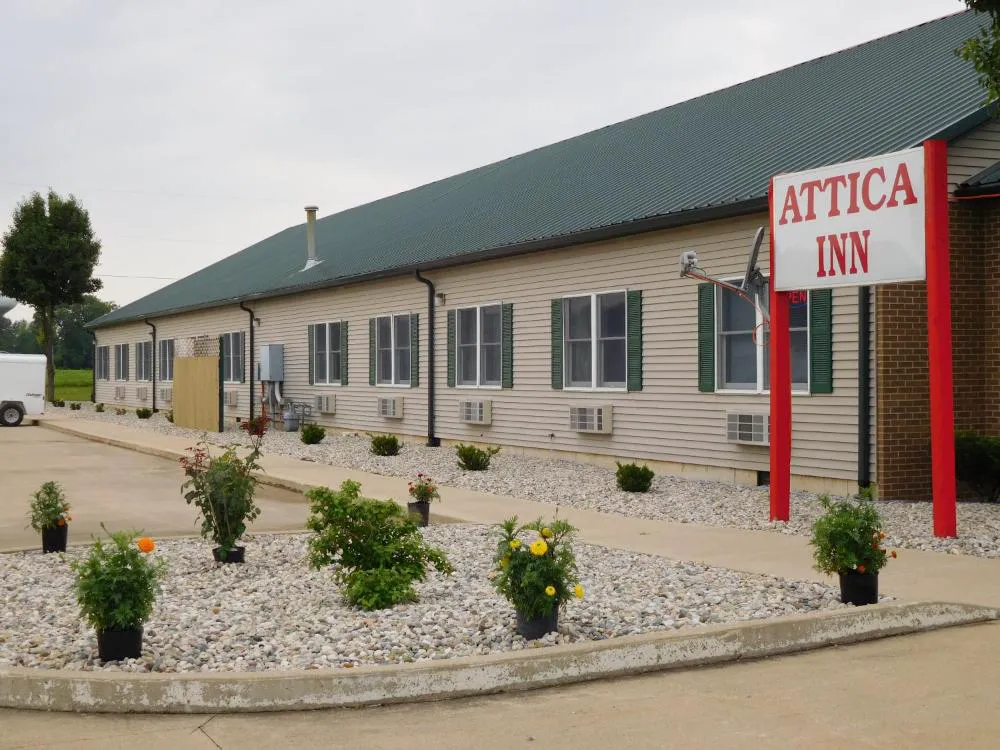 Attica Inn hotel hero