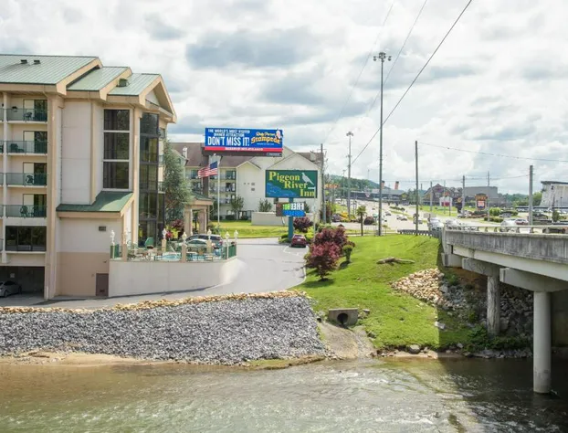 Pigeon River Inn hotel detail image 1
