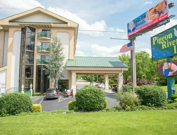 Pigeon River Inn hotel detail image 4