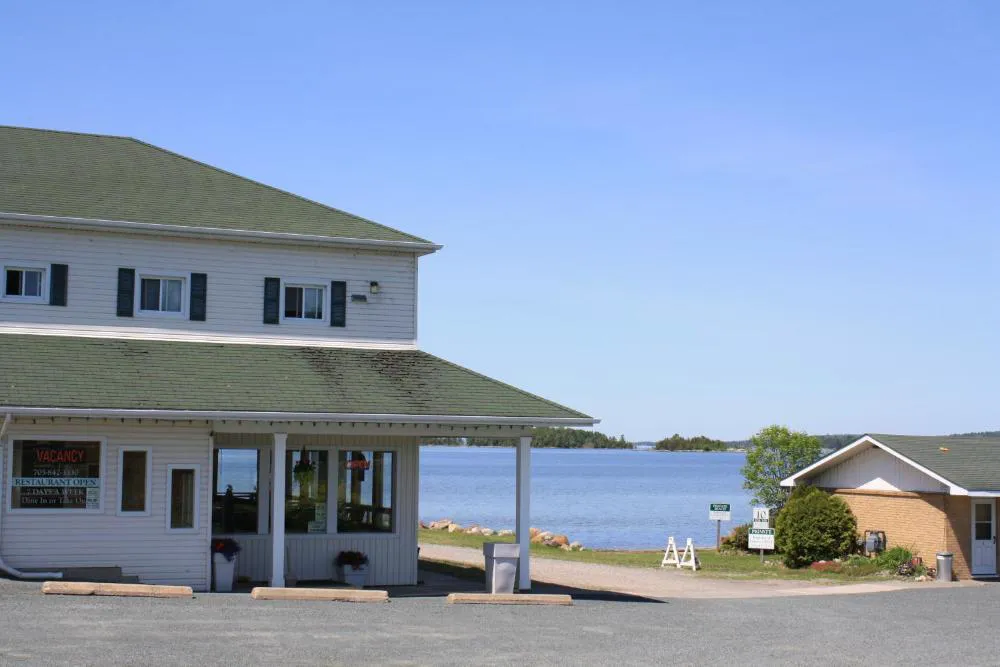 Carolyn Beach Inn & Restaurant hotel hero