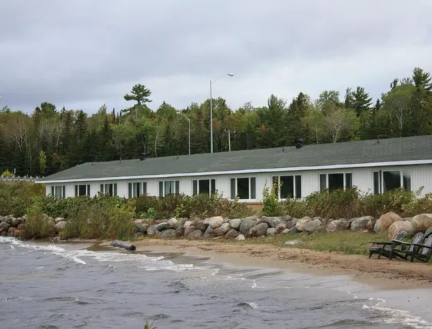 Carolyn Beach Inn & Restaurant hotel detail image 3