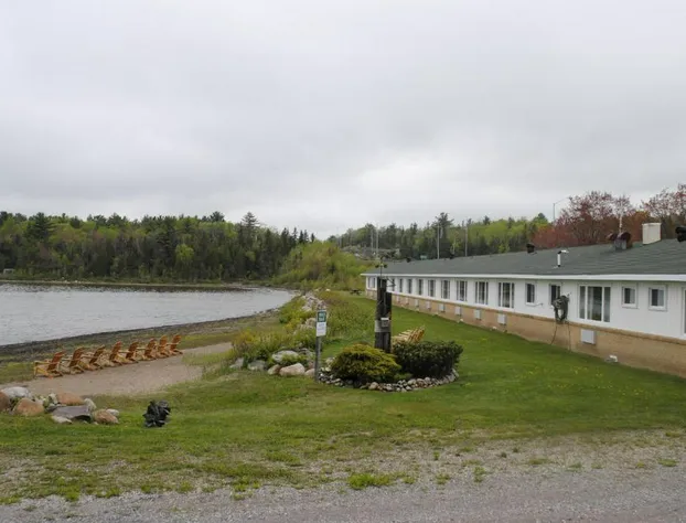 Carolyn Beach Inn & Restaurant hotel detail image 4