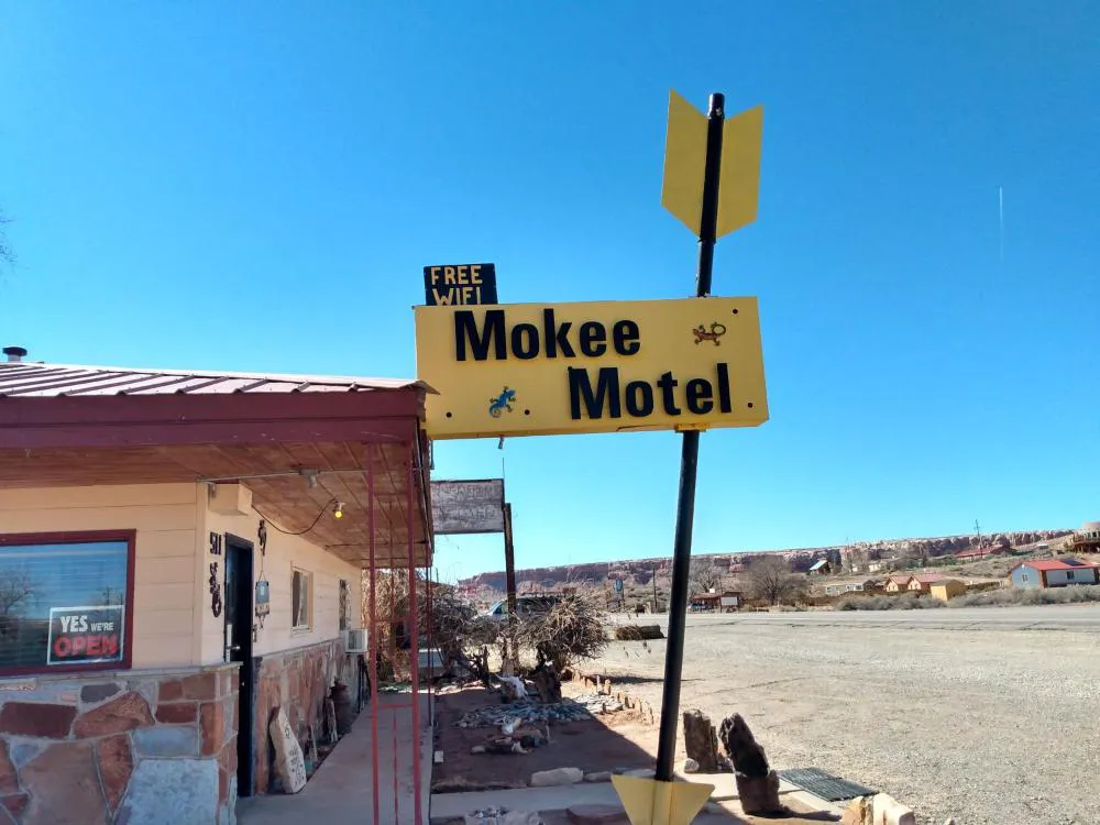 Mokee Motel hotel hero