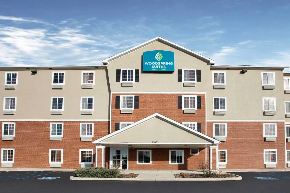 WoodSpring Suites Fort Wayne hotel hero