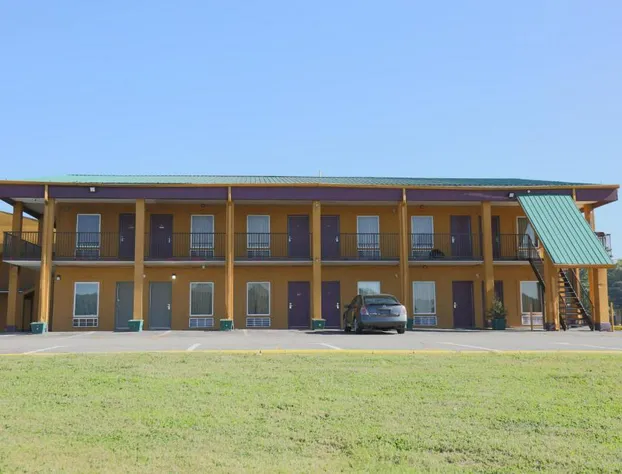 Travelers Inn hotel detail image 1