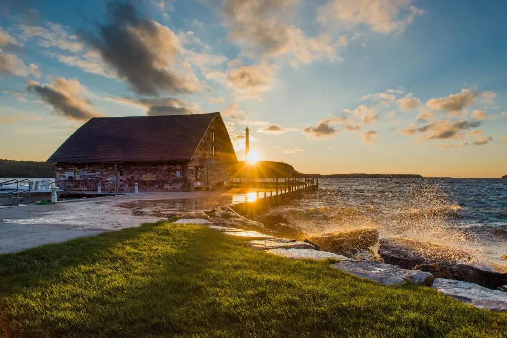 Somerset Inn & Suites hotel hero