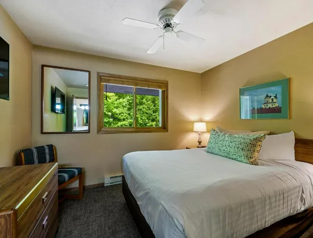 Somerset Inn & Suites hotel detail image 1