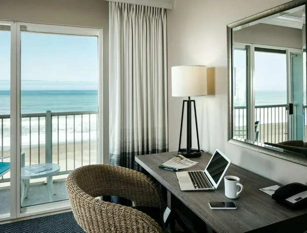 Beachfront Inn hotel detail image 3