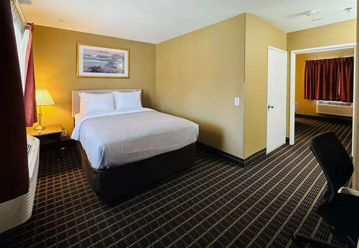 Quality Inn & Suites Westminster Seal Beach hotel hero