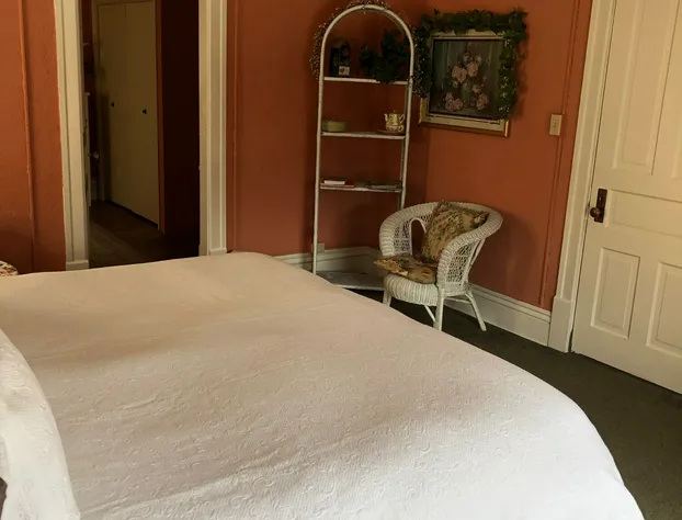 Hickory House Inn hotel detail image 4