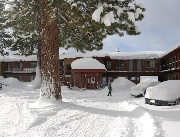 Crown Motel hotel detail image 2