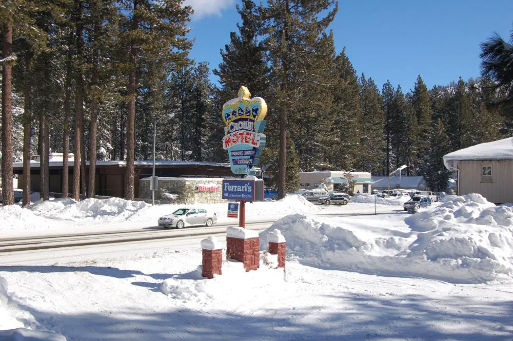 Crown Motel hotel hero