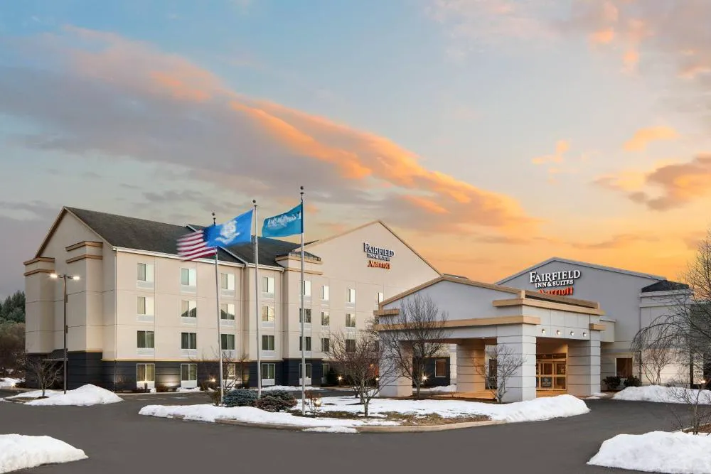 Fairfield Inn & Suites by Marriott Plainville hotel hero