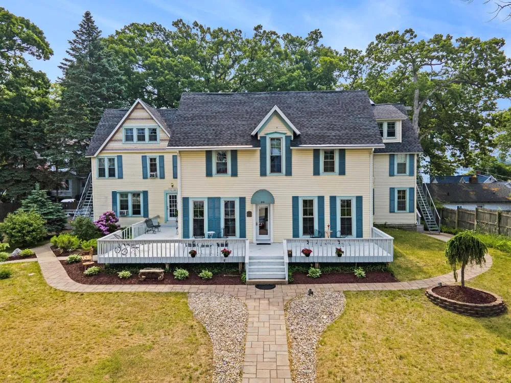 Waters View Inn hotel hero