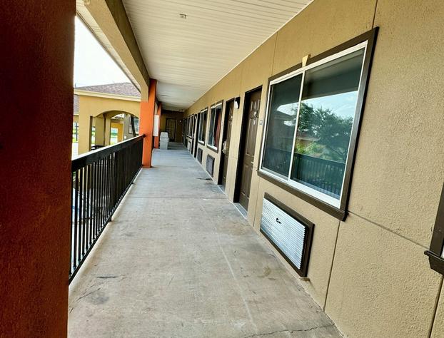 Texas Inn and Suites City Center at University Dr. hotel detail image 4