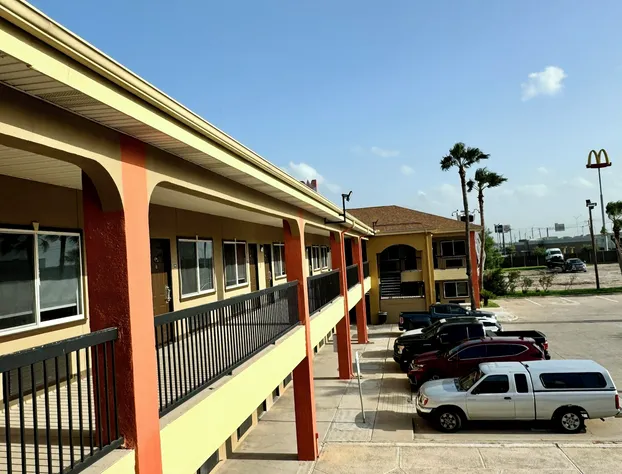 Texas Inn and Suites City Center at University Dr. hotel detail image 4