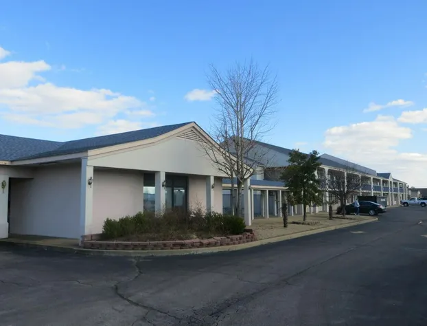 Hallmarc Inn hotel detail image 3