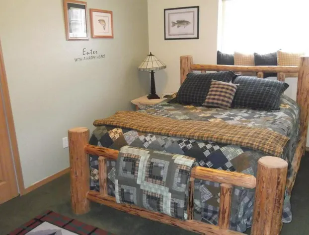 Alaska's Lake Lucille B&B hotel detail image 4