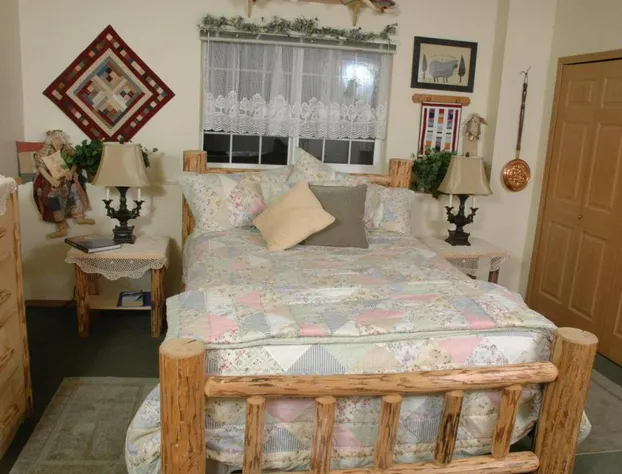 Alaska's Lake Lucille B&B hotel detail image 4