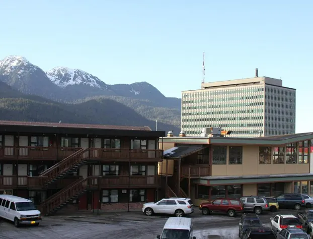 The Driftwood Lodge hotel detail image 1