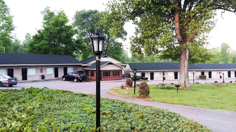 Kentucky Lake Inn hotel hero