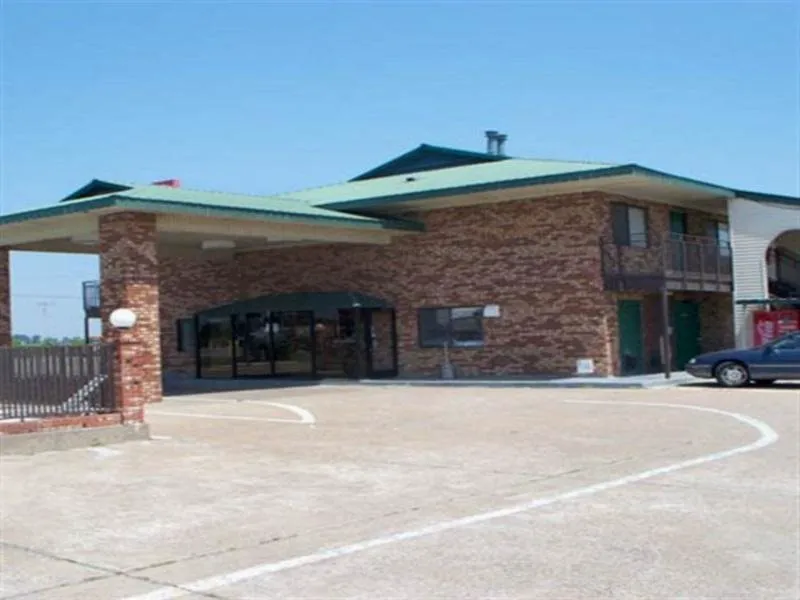 Regency Travel Inn hotel hero