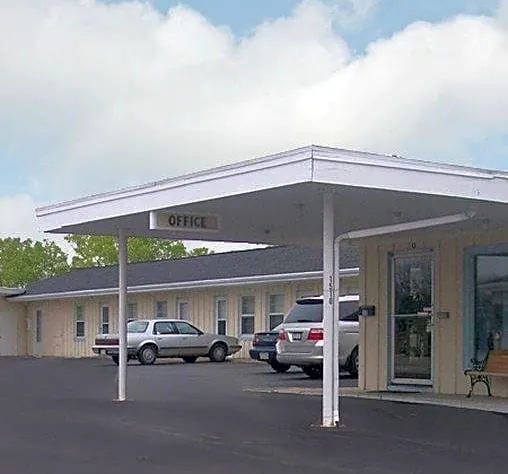 Grand View Motel Beaver Dam hotel detail image 1