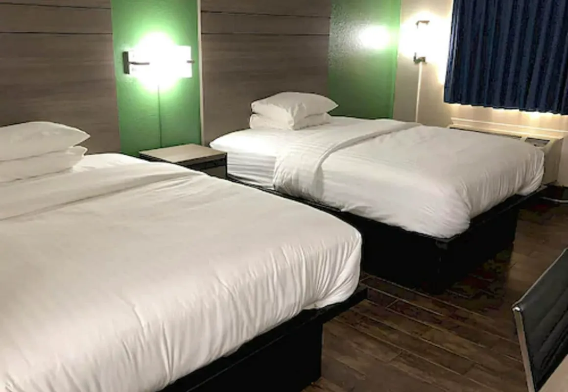 Travelers Inn & Suites hotel hero