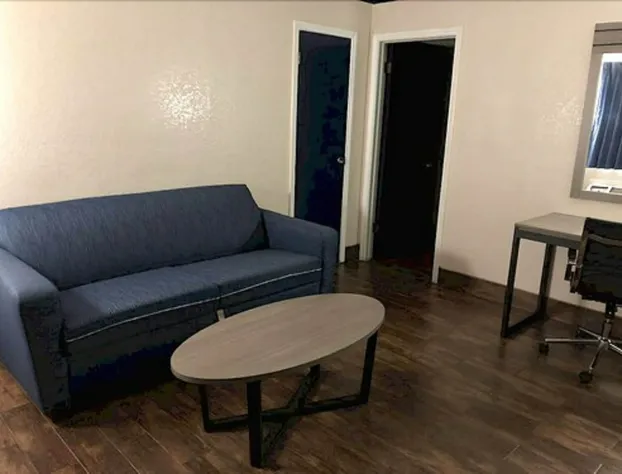 Travelers Inn & Suites hotel detail image 1