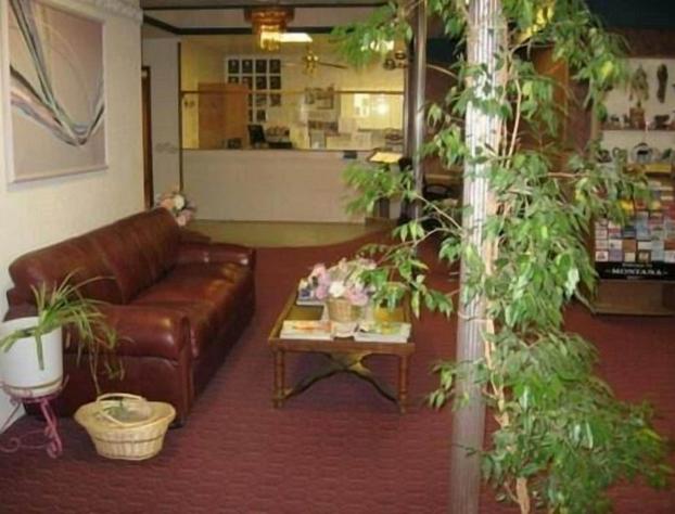 Glacier Gateway Plaza hotel detail image 2