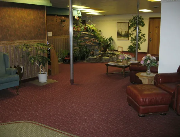 Glacier Gateway Plaza hotel detail image 1