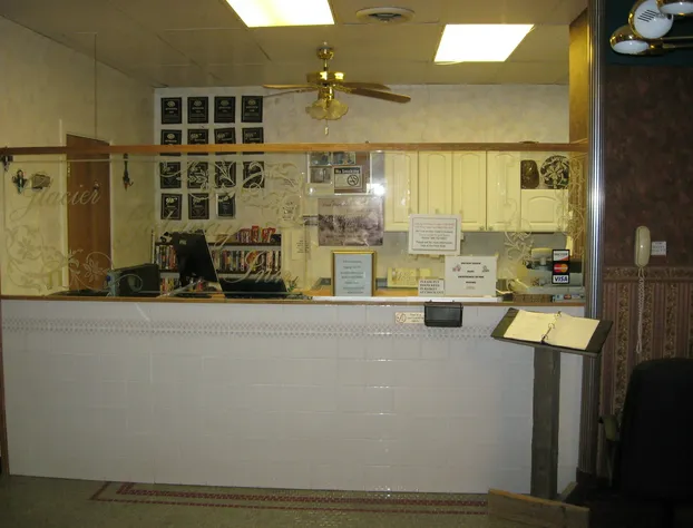 Glacier Gateway Plaza hotel detail image 3