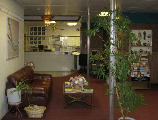 Glacier Gateway Plaza hotel detail image 4