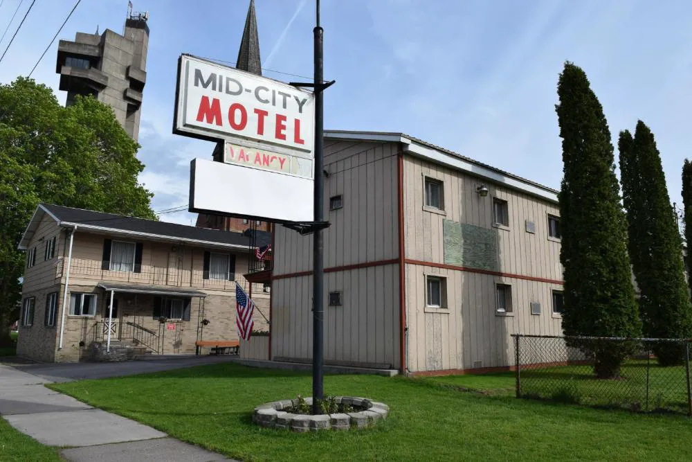 Mid-City Motel hotel hero
