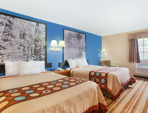 Super 8 by Wyndham Defiance hotel detail image 3
