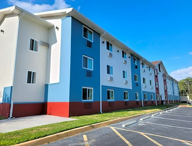 Super 8 by Wyndham Clearwater/St. Petersburg Airport hotel detail image 3