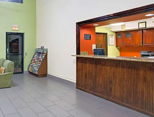 Super 8 by Wyndham Clearwater/St. Petersburg Airport hotel detail image 4