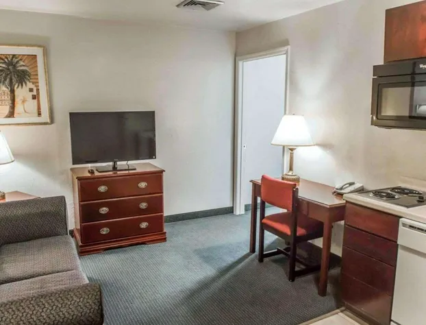 Suburban Studios Tallahassee near University hotel detail image 4