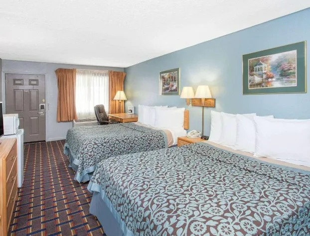 Days Inn by Wyndham Farmer City hotel detail image 1