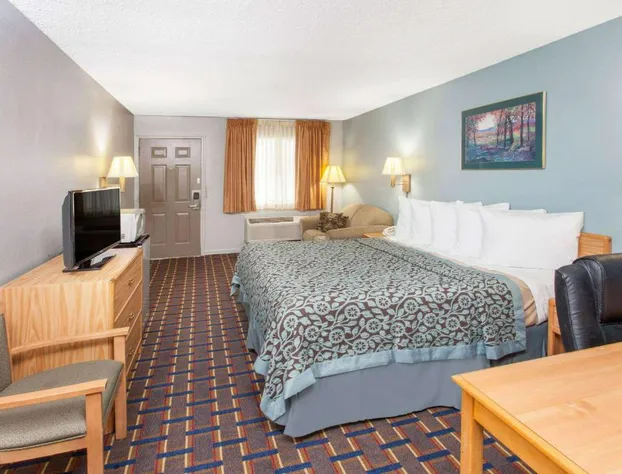 Days Inn by Wyndham Farmer City hotel detail image 4