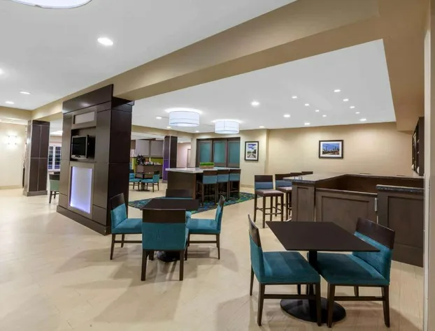 La Quinta Inn & Suites by Wyndham Midland North hotel detail image 4