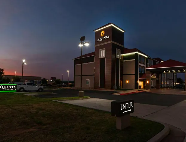 La Quinta Inn & Suites by Wyndham Midland North hotel detail image 1