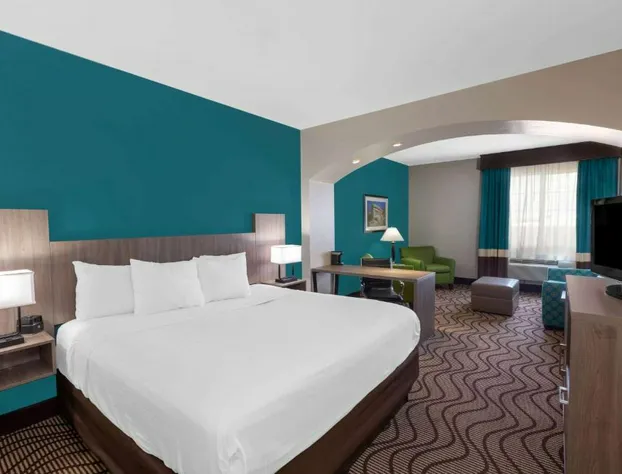 La Quinta Inn & Suites by Wyndham Midland North hotel detail image 2