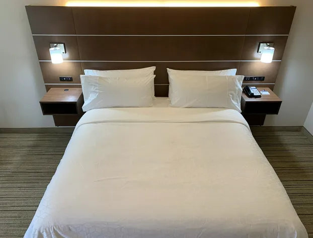 Holiday Inn Express Hillsborough by IHG hotel detail image 4