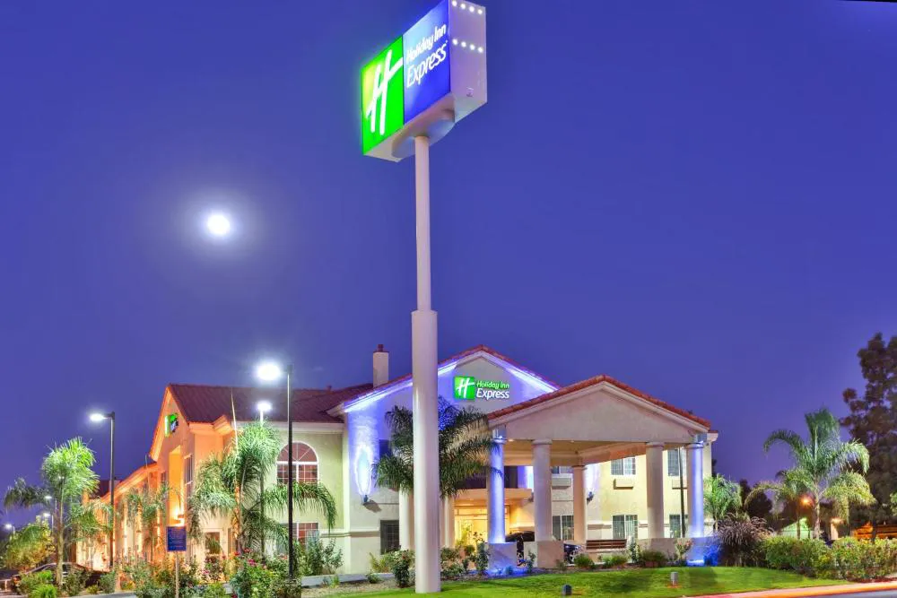Holiday Inn Express Delano by IHG hotel hero